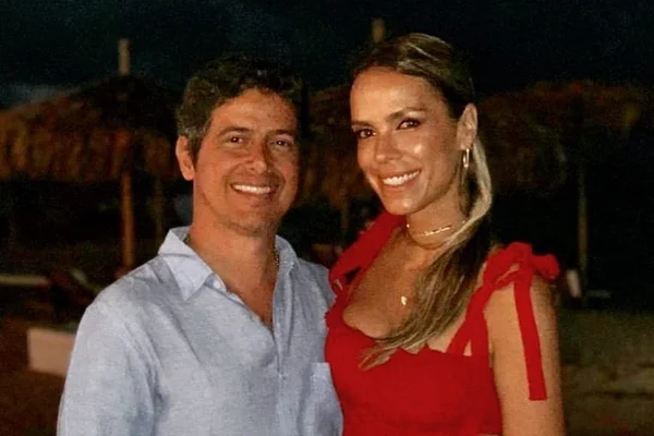 Ligia Mendes posta sobre problema sexual do marido e web reage