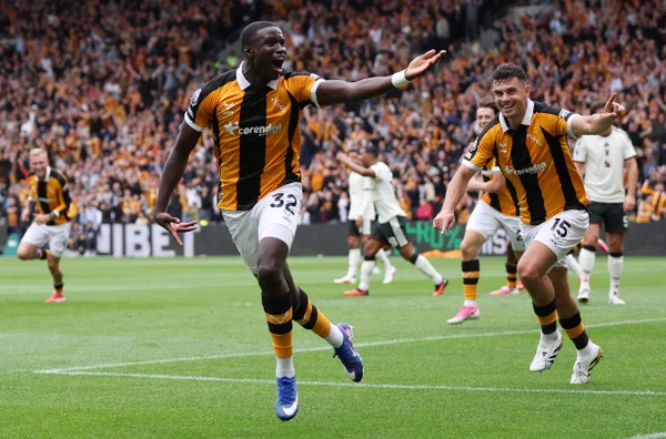 Premier League: em estreia, United perde para time vindo da 2ª divisão