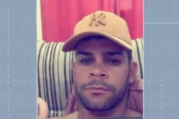 Adolescente é estuprada por 8 horas após homem invadir a casa dela