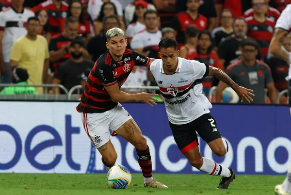 São Paulo encara Flamengo no Morumbis pelo Brasileirão
