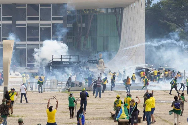 AGU pede condenação definitiva para mais 42 presos em atos de 8/1