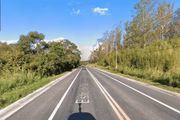 Saindo da capital, um trecho da avenida mantém seu nome original, de estrada, chegando próximo ao centro de Ribeirão Pires