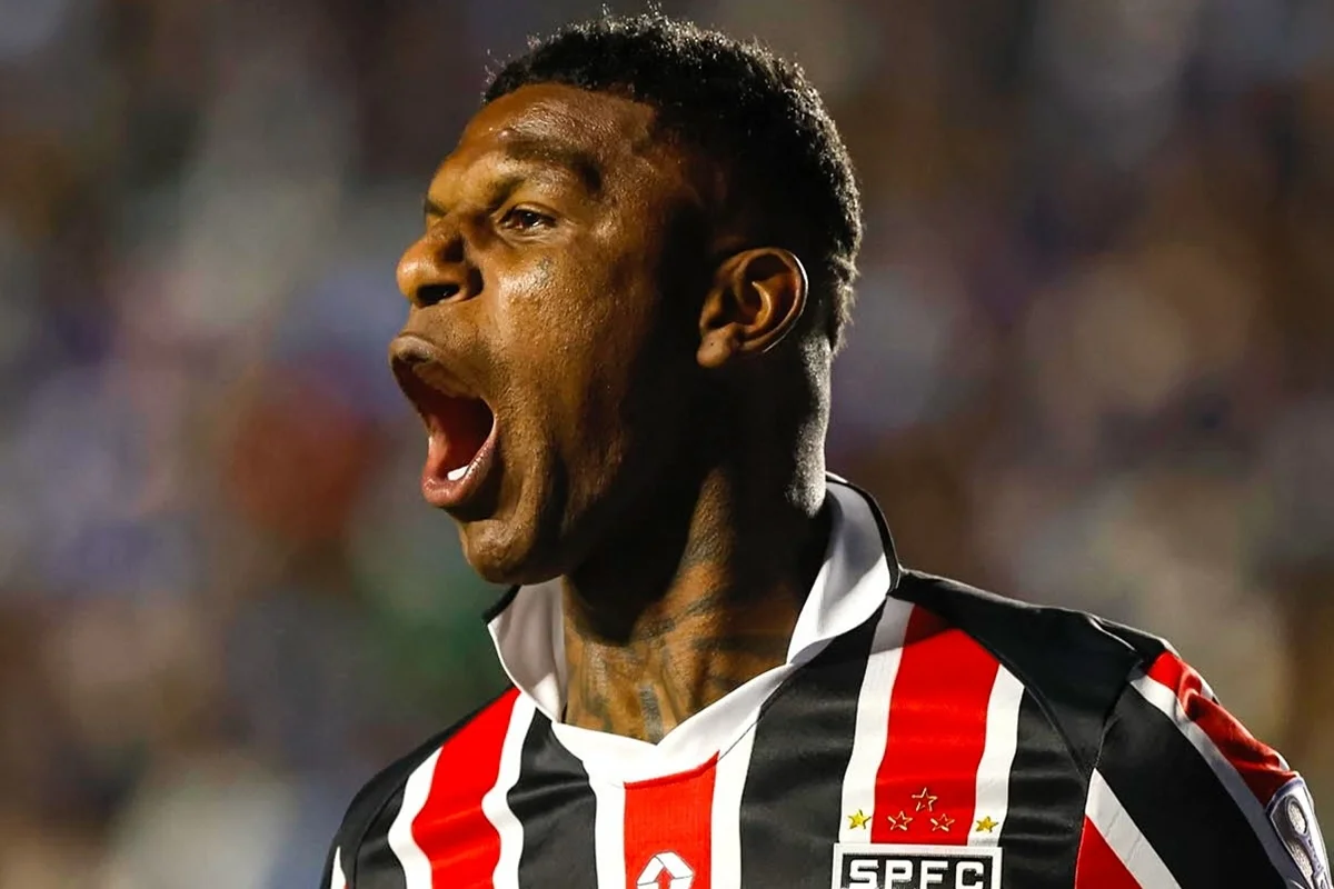 Arboleda abriu o placar do jogo Arboleda abriu o placar do jogo