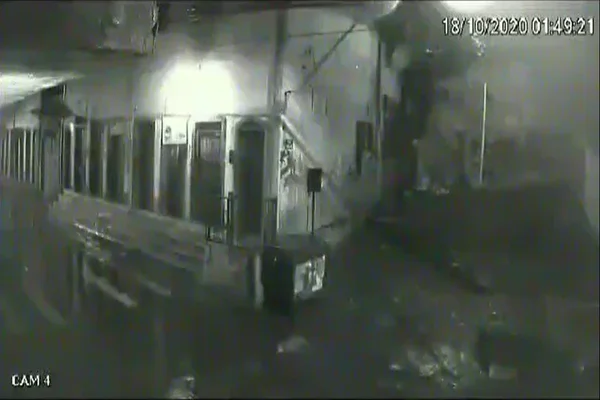“Lixeira fantasma” desce rua sozinha e intriga moradores de Ouro Preto