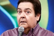 Apresentador Fausto Silva, ícone da televisão brasileira, que comandou os domingos da TV Globo por 30 anos