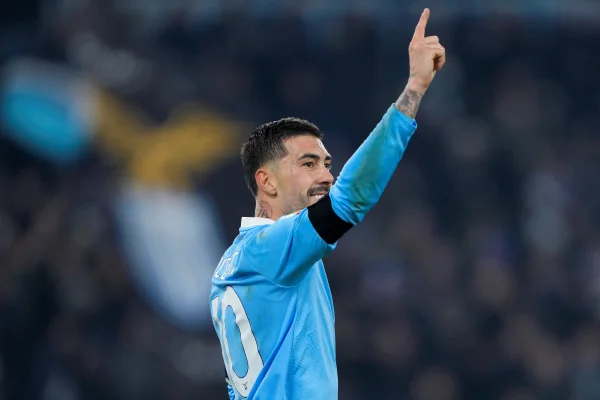 Zaccagni comemorando gol pela Lazio sobre o Milan