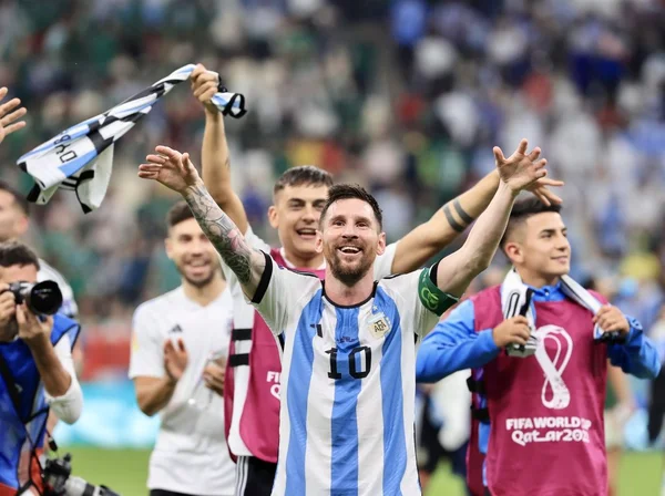 Torcida da Argentina canta música para exaltar Messi no Catar
