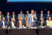 Cerimônia de filiação de Sergio Moro ao PL com Flávio Bolsonaro, Valdemar Costa Neto, Filipe Barros, Deltan Dallagnol e Rosangela Moro.