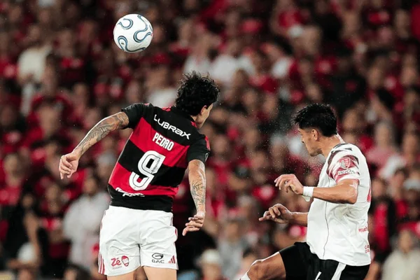 Muslera brilha nos pênaltis e Estudiantes elimina Flamengo na Libertadores - destaque galeria Muslera brilha nos pênaltis e Estudiantes elimina Flamengo na Libertadores - destaque galeria