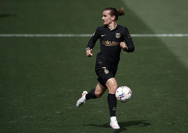 Antonie Griezmann marca dois gols pelo Barcelona e esquenta briga pelo título do Campeonato Espanhol