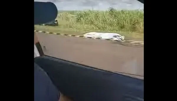 Mulher nua morre atropelada por carreta na BR-262, em Anastácio (MS)