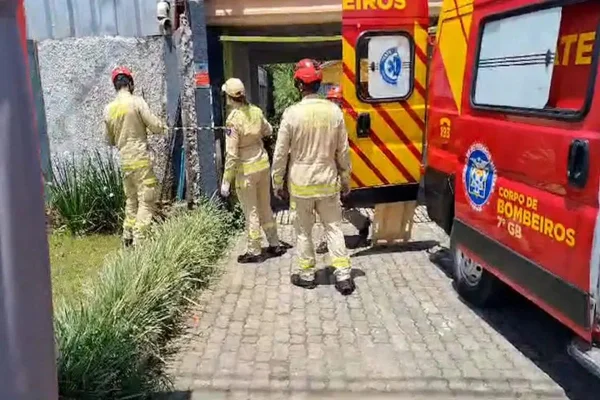 Imagem colorida de atendimento dos bombeiros - Metrópoles