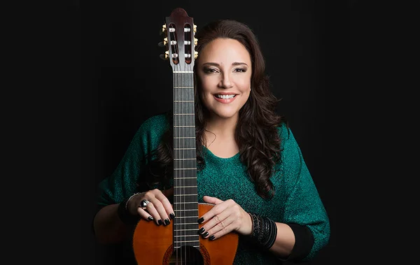 Ana Carolina vem a Brasília com turnê “Grandes Sucessos”