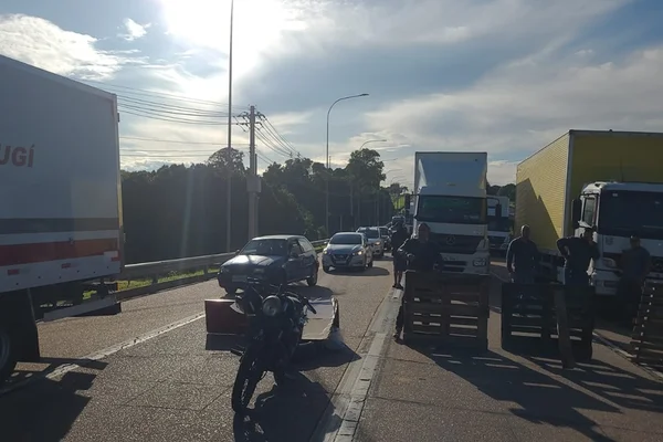 Aeroporto de Viracopos tem acesso bloqueado por bolsonaristas