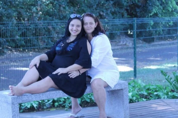 mulher mata mae discussão