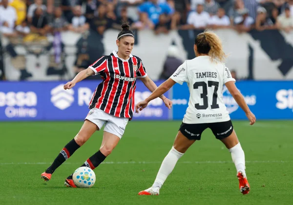 O primeiro duelo da final do Brasileirão Feminino foi disputado na Neo Química Arena