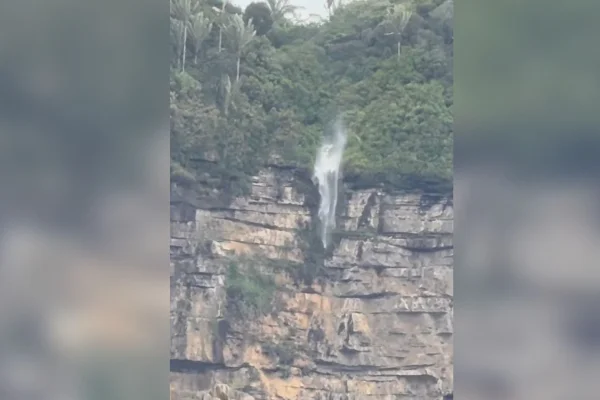 Cachoeira invertida é registrada em Parque Nacional no Ceará