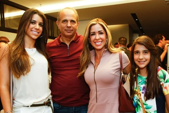 Maria Eduarda, Adriana, Eduardo e Carol Amaral Maria Eduarda, Adriana, Eduardo e Carol Amaral
