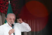 Lula durante a reunião de campanha após o 1º turno das eleições Lula durante a reunião de campanha após o 1º turno das eleições