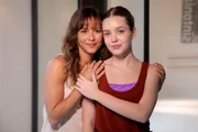Sílvia (Fernanda de Freitas) e Hanna (Pietra Quintela) na novela Por Você Sílvia (Fernanda de Freitas) e Hanna (Pietra Quintela) na novela Por Você