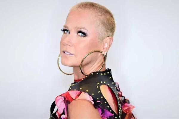Exclusivo: “Existe uma cobrança muito grande para a mulher”, diz Xuxa