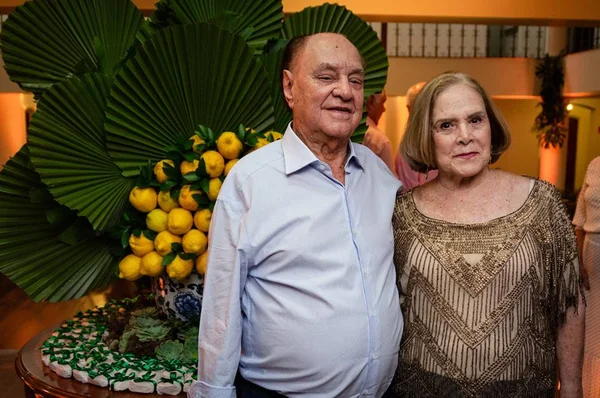 Hely e Helenice Couto celebram aniversário com jantar no Park Way