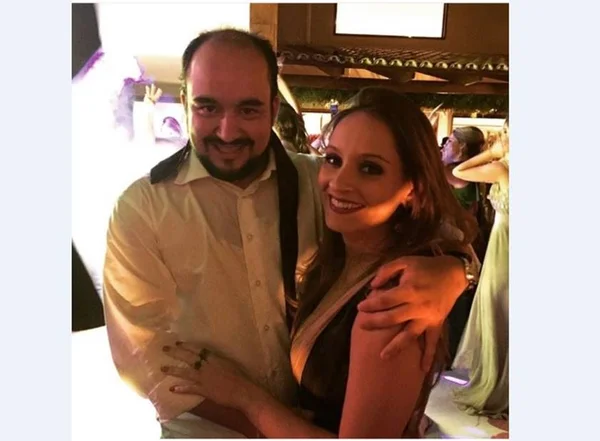 Chef Marcelo Petrarca e Marcela Pinho comemoram chá-bar no Bloco C