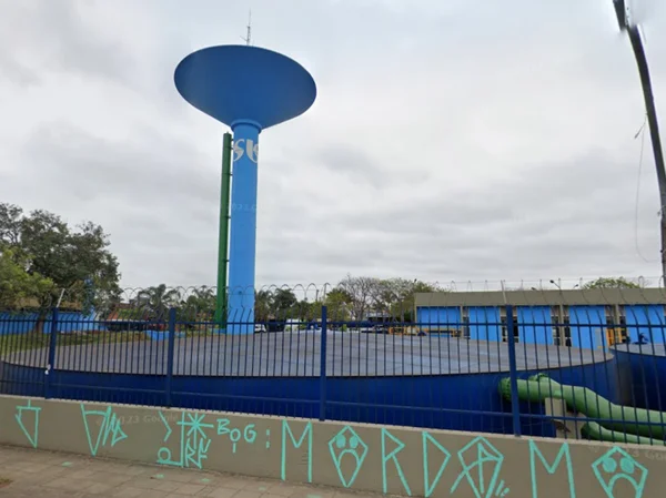 Imagem mostra caixa d'água - Metrópoles