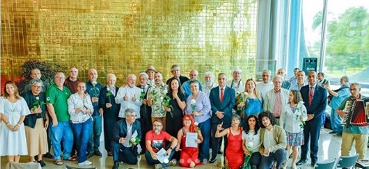 Lula recebe religiosos que o visitaram na cadeia em ato ecumênico - imagem 2 Lula recebe religiosos que o visitaram na cadeia em ato ecumênico - imagem 2