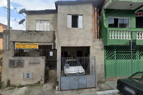 Imagem colorida de casa. Metrópoles