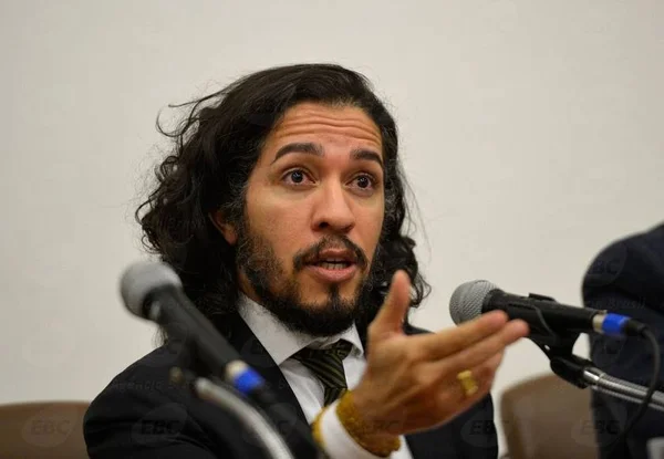 Jean Wyllys é condenado por chamar MBL de “defensores do nazismo”