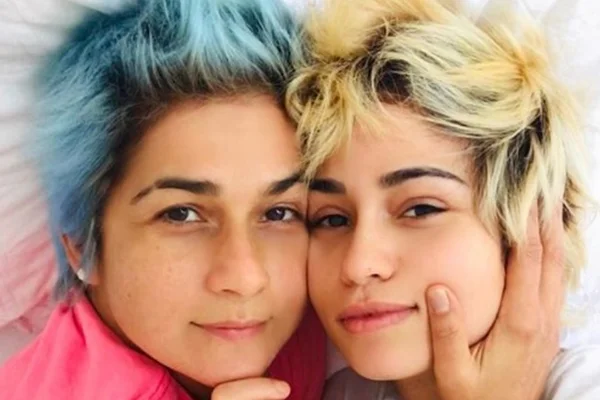 Atriz Nanda Costa festeja casamento com Lan Lanh e alfineta Bolsonaro