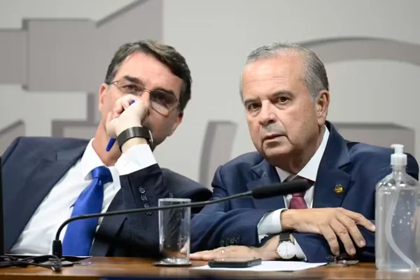 Flávio Bolsonaro e Rogério Marinho