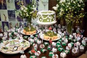 Mesa de doces e bolo
