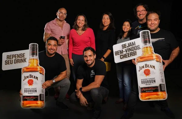 Repense conquista conta da Jim Beam