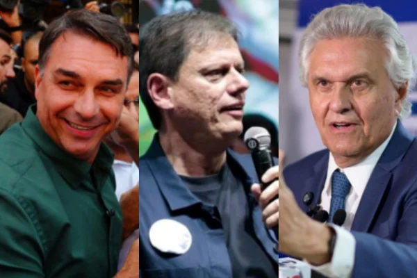 Foto colorida de Flávio Bolsonaro, Tarcísio de Freitas e Ronaldo Caiado (da esquerda para a direita) - Metrópoles