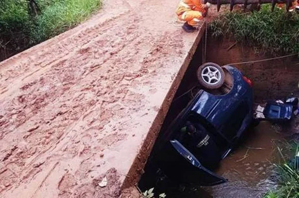 Família morre em acidente de carro em Minas Gerais