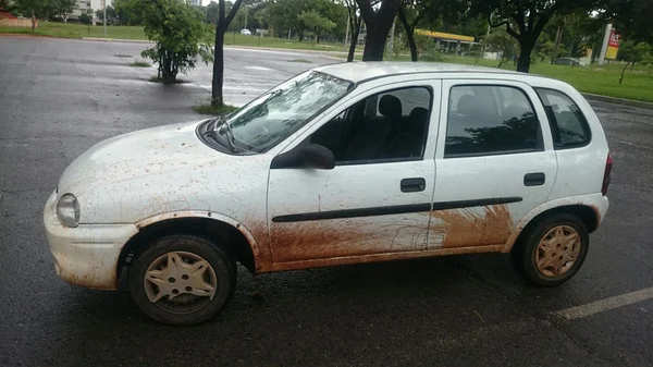 Adolescente de 16 anos é apreendido dirigindo carro furtado no Cruzeiro