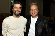 Wagner Moura e Zé Ricardo na estreia de peça do Wagner Moura no Rio de Janeiro Wagner Moura e Zé Ricardo na estreia de peça do Wagner Moura no Rio de Janeiro