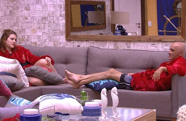 BBB18: “Bora putada”, diz Ayrton ao ver Ana Clara e Paula se beijando