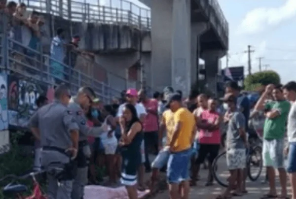 Mulher morre ao saltar de moto em movimento na Paraíba