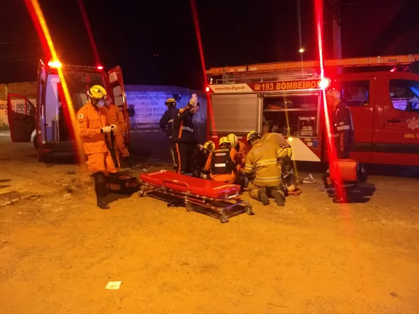 Motorista de Audi atropela homem e foge do local do acidente
