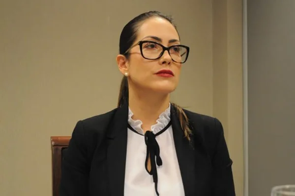 Exonerada, filha de ministro do TCU dispara: “GDF sai perdendo”