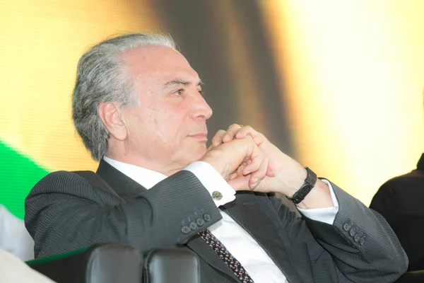Centrais pedirão a Temer para não alterar leis trabalhistas