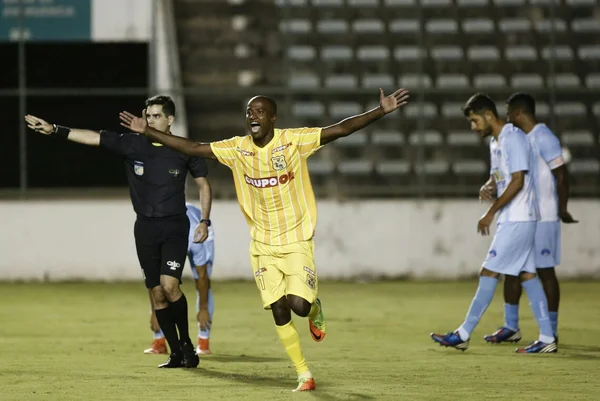 Brasiliense vence Luziânia por 2 x 1 e vai à final do Candangão