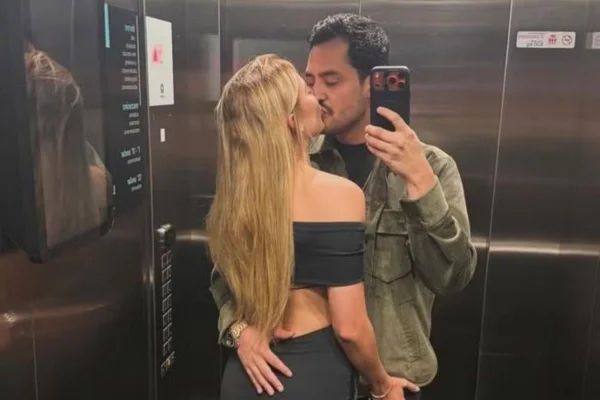 Matheus Vargas e Raphaela Tolotti se beijam