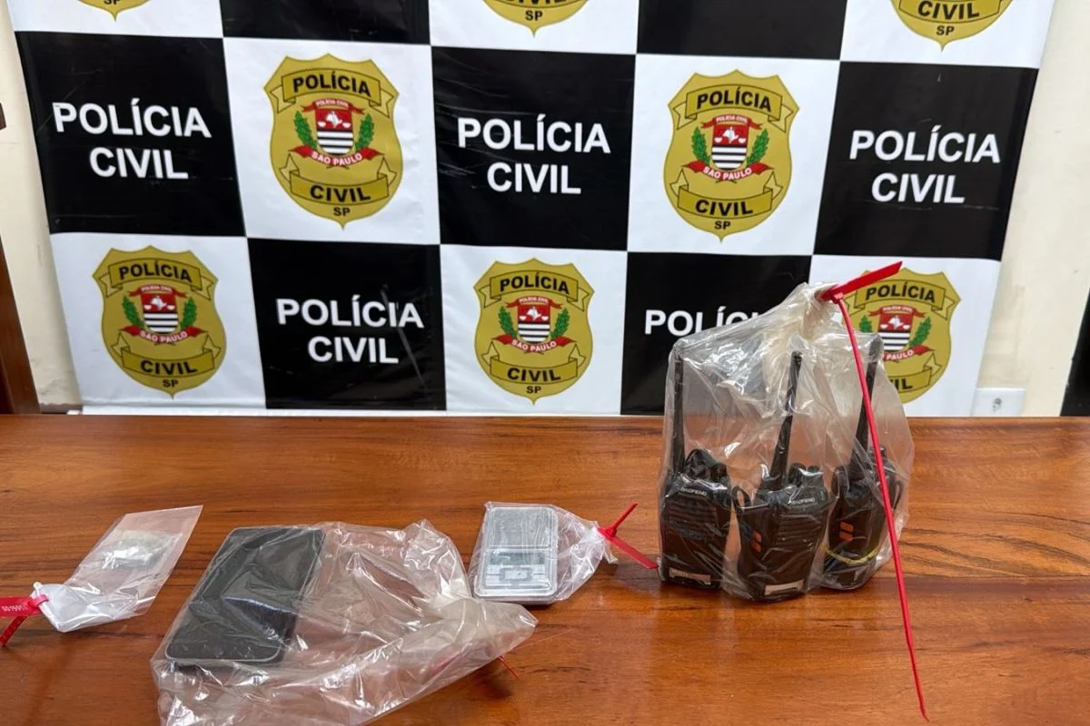 Operação policial no litoral norte contra o crime organizado prende 4, apreende drogas, armas e anabolizantes Operação policial no litoral norte contra o crime organizado prende 4, apreende drogas, armas e anabolizantes