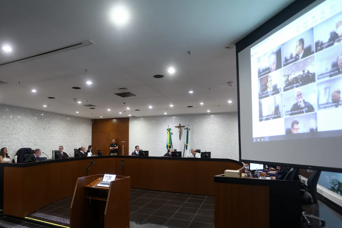 TRE reconhece inelegibilidade e impede Arruda de se candidatar ao GDF - imagem 6 TRE reconhece inelegibilidade e impede Arruda de se candidatar ao GDF - imagem 6
