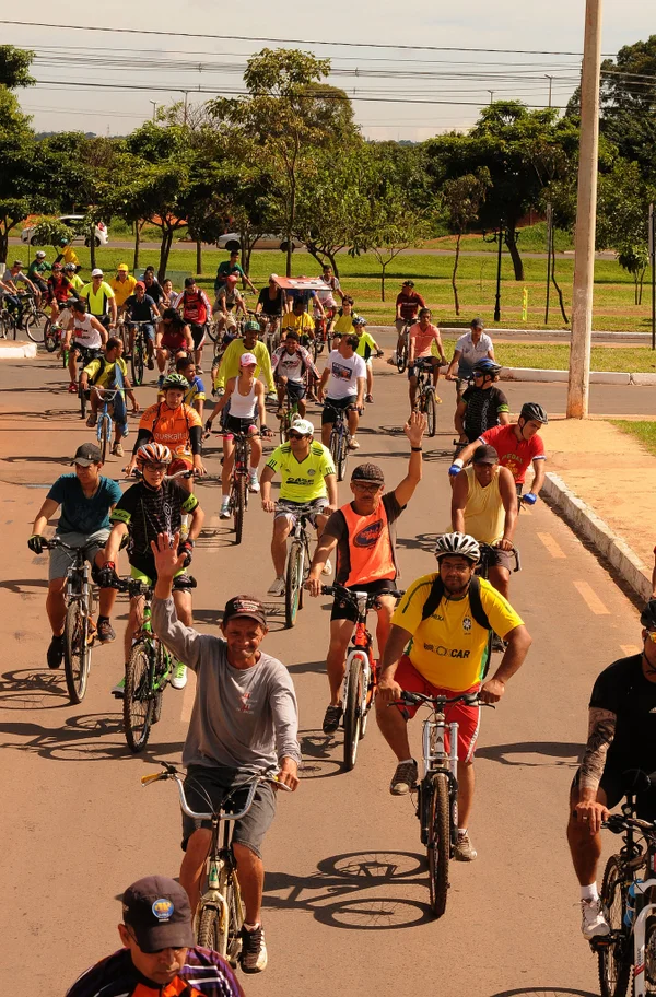 Moradores de Águas Claras protestam por melhor mobilidade urbana