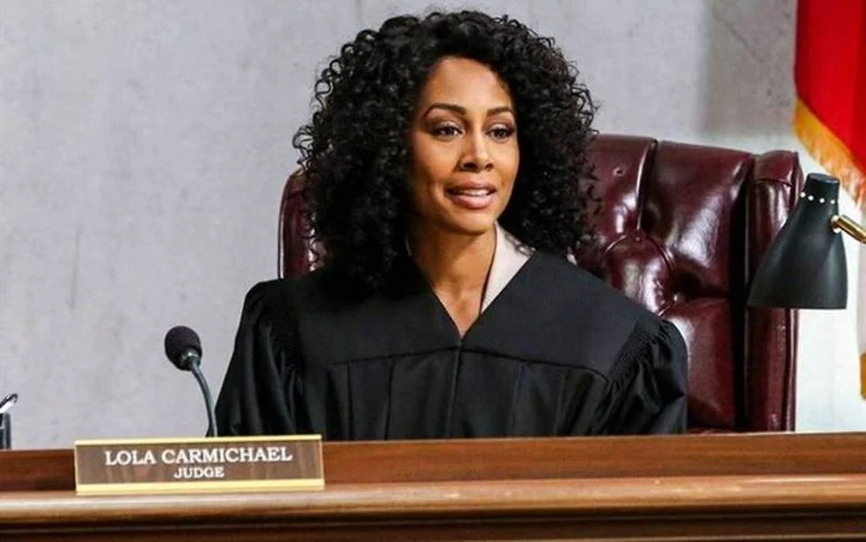 Simone Missick é a protagonista de All Rise Simone Missick é a protagonista de All Rise
